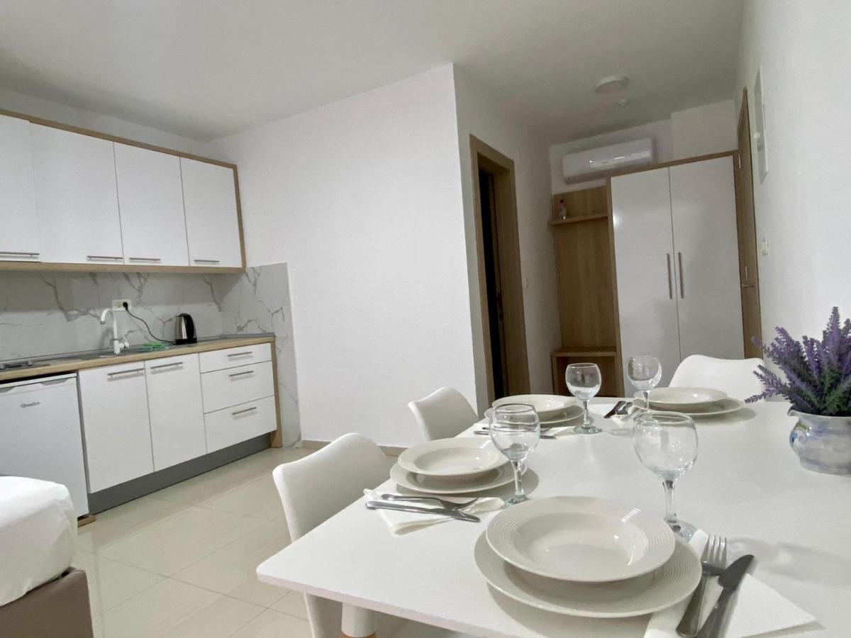 Villa Millene เนอุม ภายนอก รูปภาพ